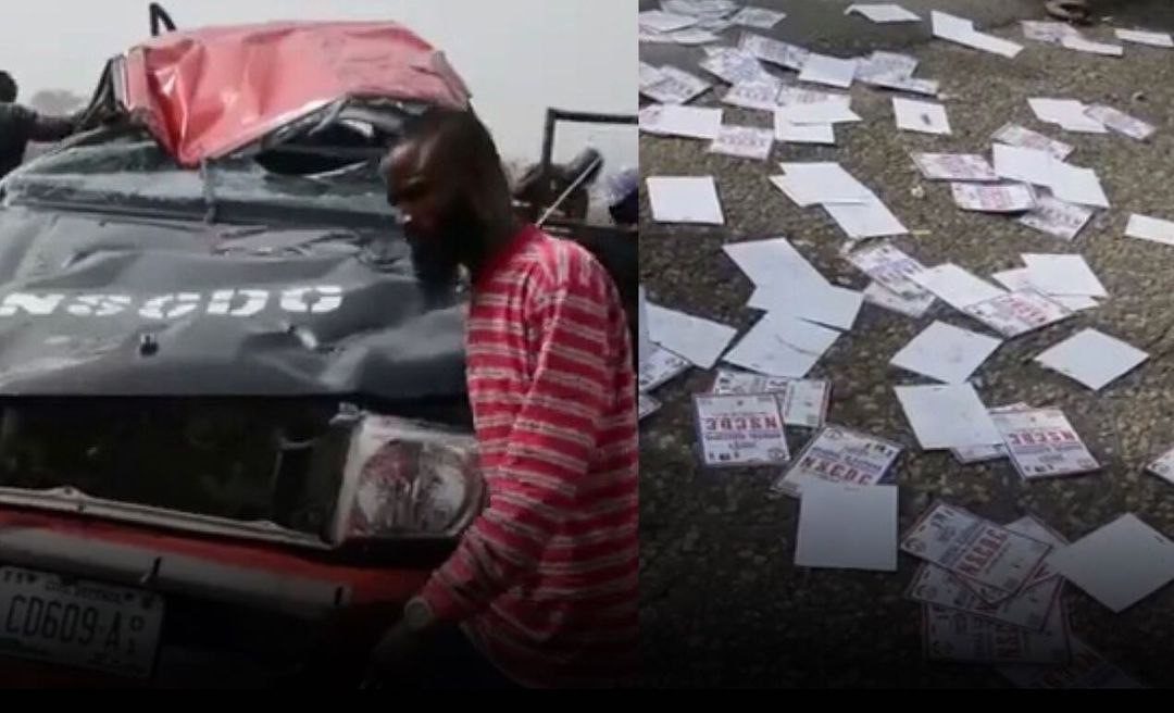 NSCDC vehicle transporting election materials to lagos cr@shes in Abuja(video)