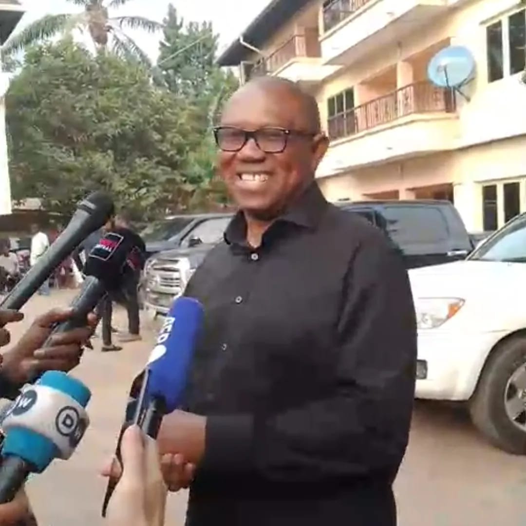 Photos of LP presdiential candidate, Peter Obi addressing journalist in Anambra this morning