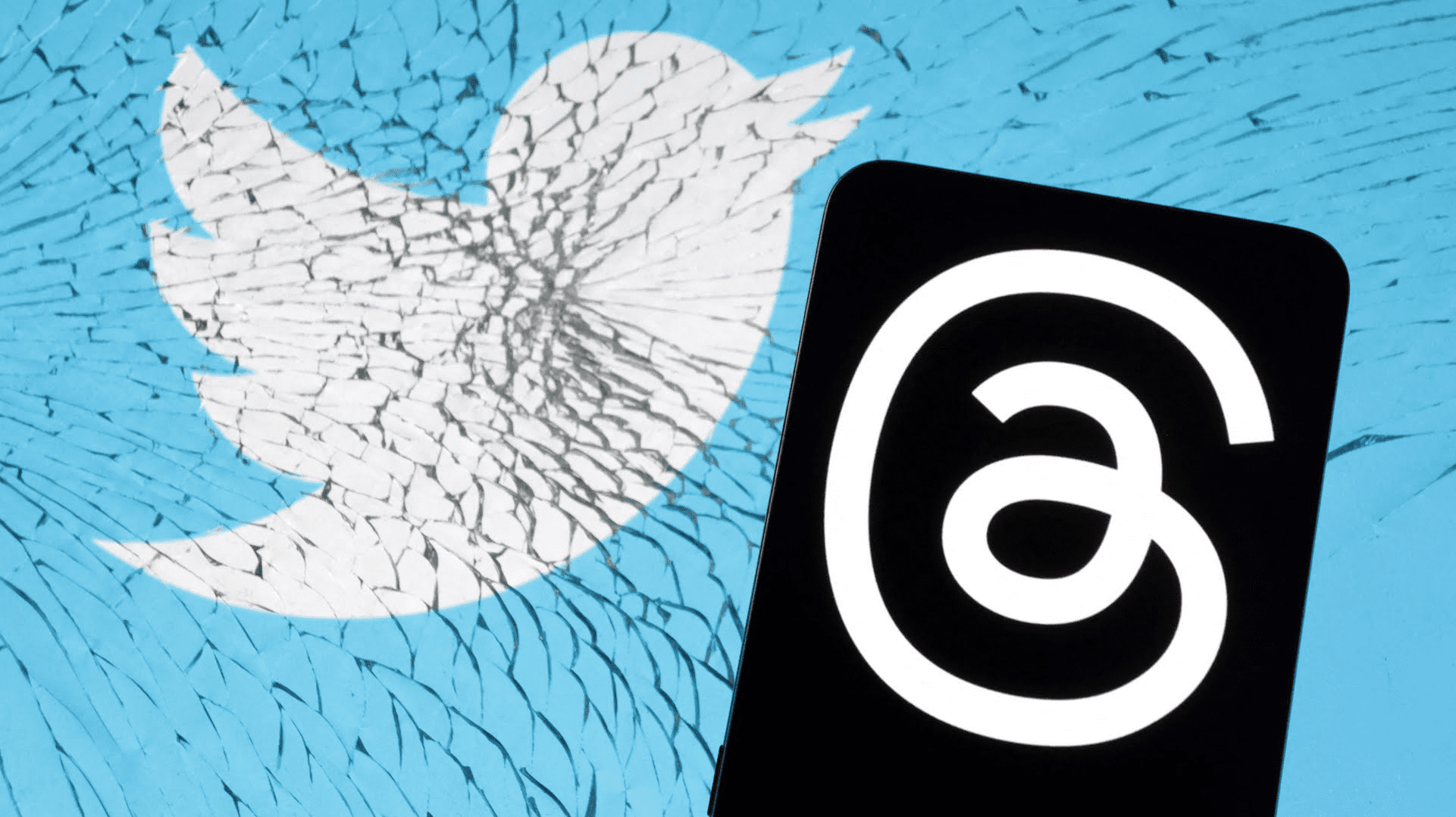 Threads Meta Continues to Thrive as Twitter’s revenue drops 50%