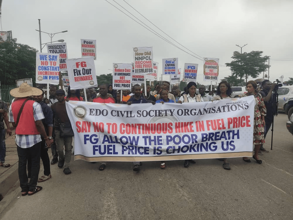 ”Let The Poor Breathe ” Civil Society Group Stages Protest Over Fuel Hike In Edo (VIDEO)