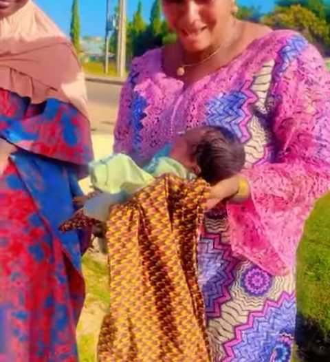 day-old baby girl abandoned in the market